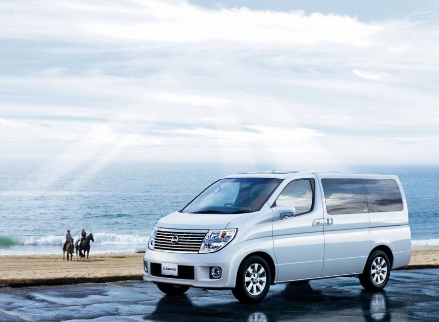  Nissan Elgrand 2002 года  (фото 17 из 23)